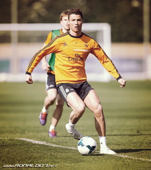 Cristiano Ronaldo leg muscles in training