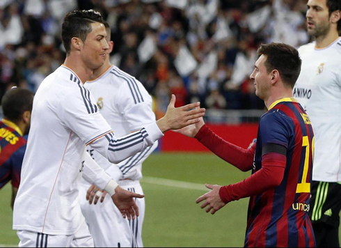 Cristiano Ronaldo and Lionel Messi friend salutation in Real Madrid vs Barcelona