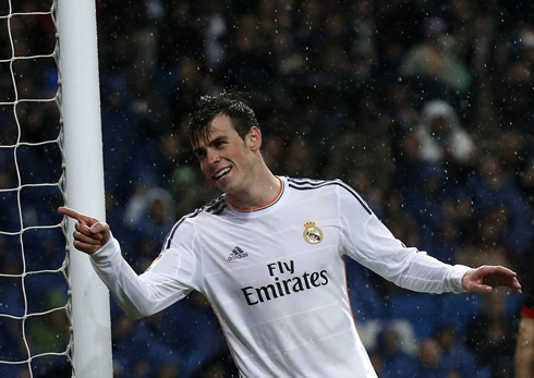 Gareth Bale with his hair all wet