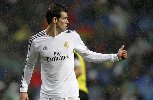 Gareth Bale thumbs up in Real Madrid 2014