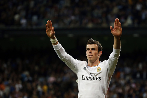Gareth Bale hailing the fans