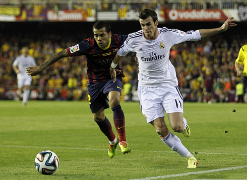 Gareth Bale running more than a Barcelona defender
