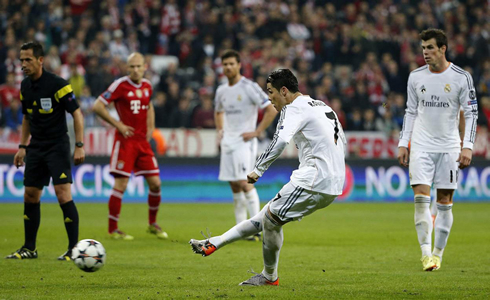 Cristiano Ronaldo free-kick in Bayern Munchen vs Real Madrid