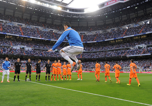 Cristiano Ronaldo traditional jump when he enters the Santiago Bernabéu