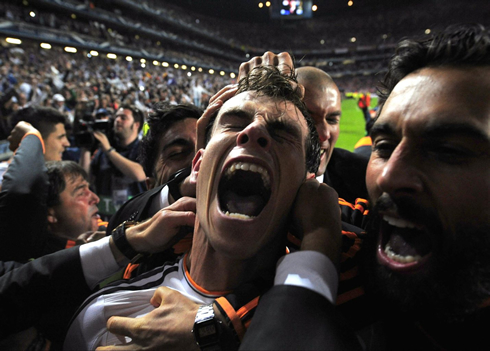 Gareth Bale being swallowed by the crowd in the Champions League final