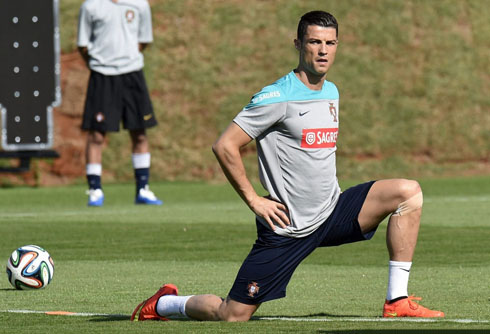 Cristiano Ronaldo in a Portuguese training session, preparing the game against the USA