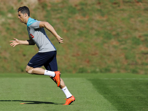 Cristiano Ronaldo running in a Portugal training session ahead of the match vs USA