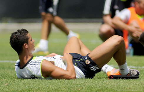 Cristiano Ronaldo doing sit-ups in a Real Madrid practice