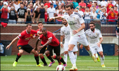 Gareth Bale scoring a penalty-kick in Real Madrid 1-3 Manchester United