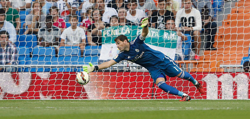 Iker Casillas save, in Real Madrid 2-0 Cordoba