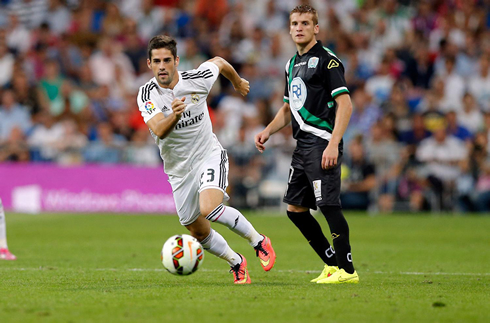 Isco chasing the ball in a Real Madrid home fixture against Cordoba