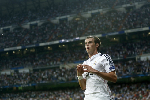 Gareth Bale goal celebration in 2014-2015