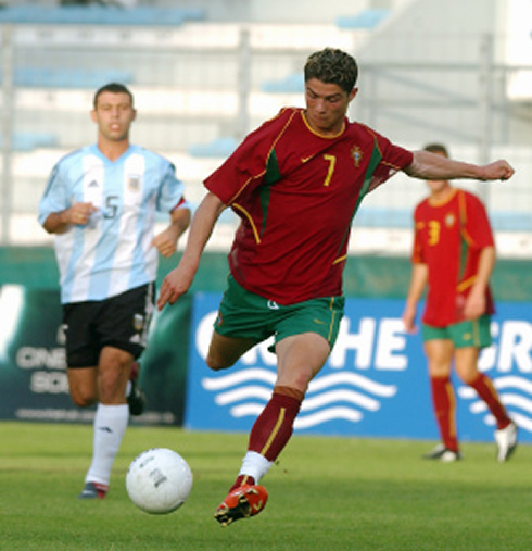 Cristiano Ronaldo playing in Portugal vs Argentina in the 2003 Toulon tournament