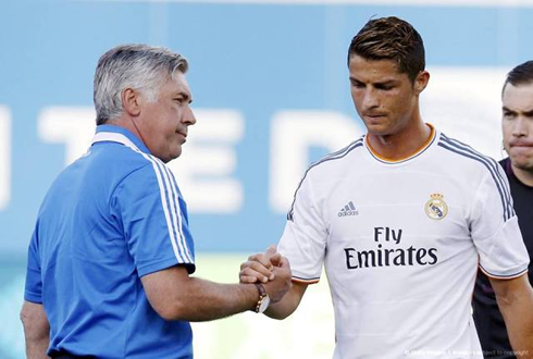 Carlo Ancelotti hand shake to Cristiano Ronaldo 