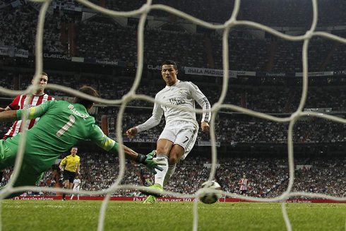 Cristiano Ronaldo completing his hat-trick in Real Madrid vs Athletic Bilbao