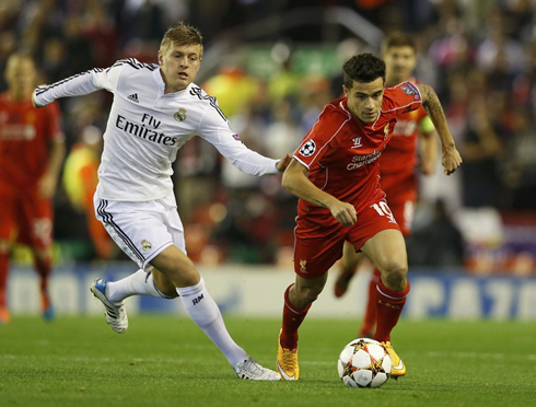 Toni Kroos chasing Coutinho in Liverpool 0-3 Real Madrid