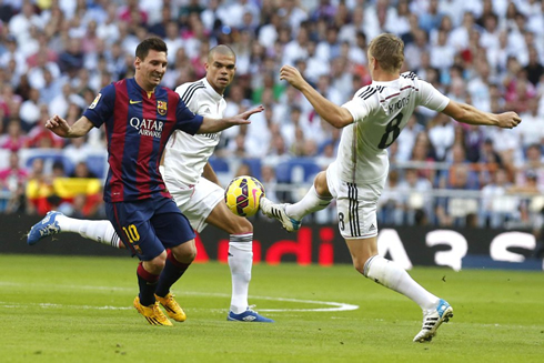 Messi vs Kroos in El Clasico