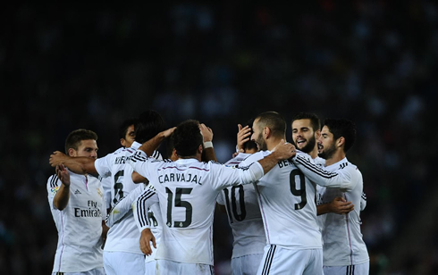 Real Madrid players showing their team spirit and union