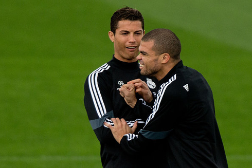 Pepe and Ronaldo joking in a Real Madrid training session