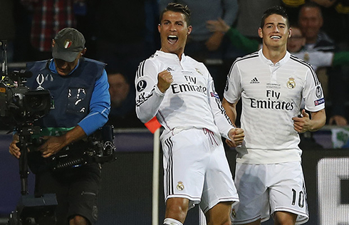 James Rodríguez looking at Cristiano Ronaldo during his goal celebration