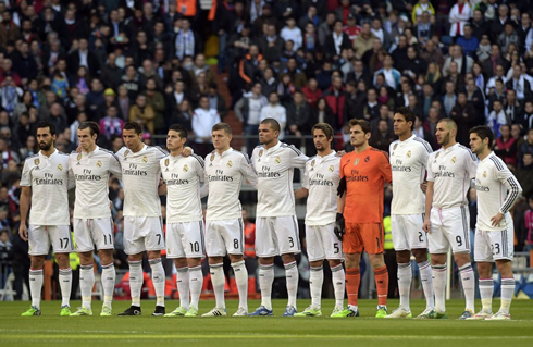 Real Madrid players paying 1 minute of silence in respect to the victims of a terrorist attack in Paris