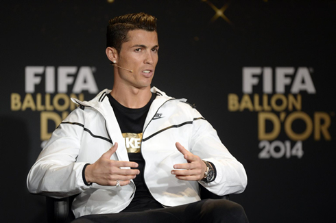 Cristiano Ronaldo talking with the journalists before the 2014 FIFA Ballon d'Or ceremony
