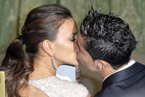 Cristiano Ronaldo kissing Irina Shayk