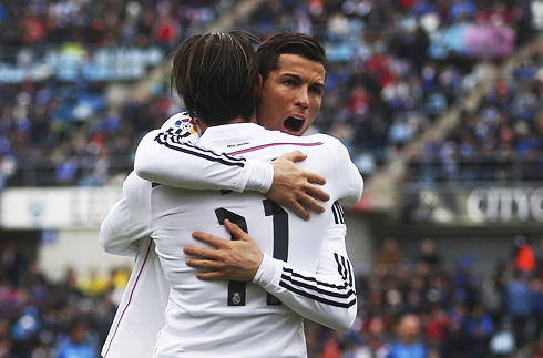 Cristiano Ronaldo hugging Gareth Bale