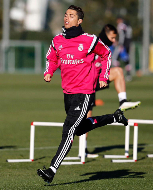 Cristiano Ronaldo sprinting exercise in training