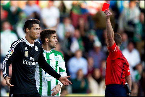 Cristiano Ronaldo sent off with a straight red card in Cordoba vs Real Madrid