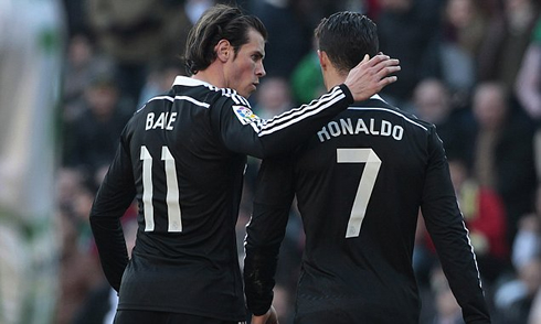 Gareth Bale comforting Cristiano Ronaldo after red card incident
