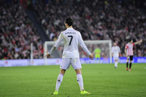 Cristiano Ronaldo complains about a referee decision, alone on the pitch