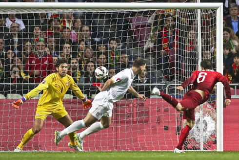 Ricardo Carvalho header goal in Portugal vs Serbia