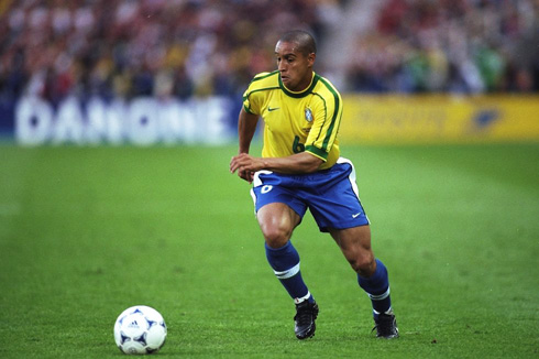 Roberto Carlos in the Brazilian National Team, wearing number 6