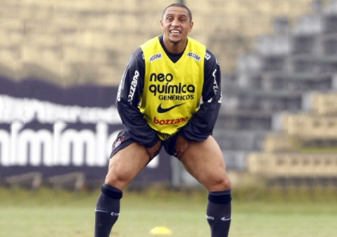 Roberto Carlos leg and thigh muscles