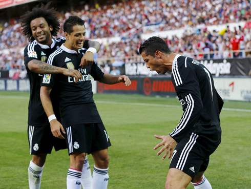 Marcelo and Chicharito laughing at Cristiano Ronaldo goal celebration