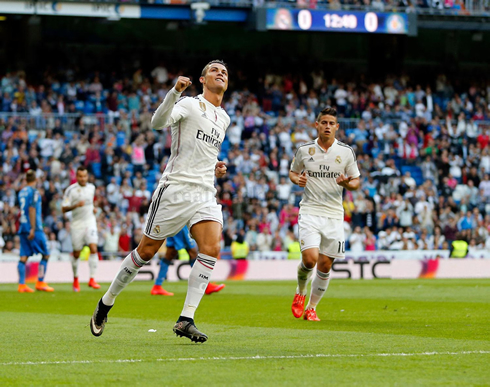 Cristiano Ronaldo celebrates his goal against Getafe at the Bernabéu