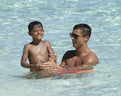 Cristiano Ronaldo playing with his 5-year old son on the beach, in 2015