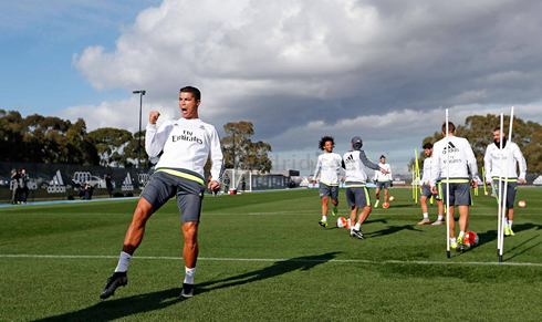 Cristiano Ronaldo celebrating a goal in a Real Madrid practice in Australia, in 2015