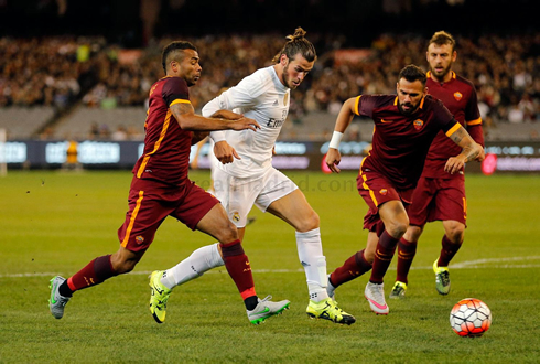 Gareth Bale escaping his marking in Real Madrid 0-0 AS Roma