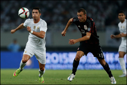 Cristiano Ronaldo chasing the ball in Real Madrid 0-0 AC Milan