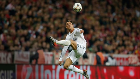 Ronaldo controlling a ball in the air