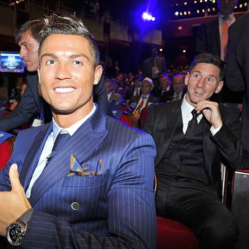 Lionel Messi photo bombing Cristiano Ronaldo in 2015