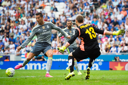 Cristiano Ronaldo finishing skills in Espanyol 0-6 Real Madrid