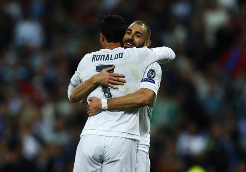 Cristiano Ronaldo hugging Benzema in a Champions League fixture