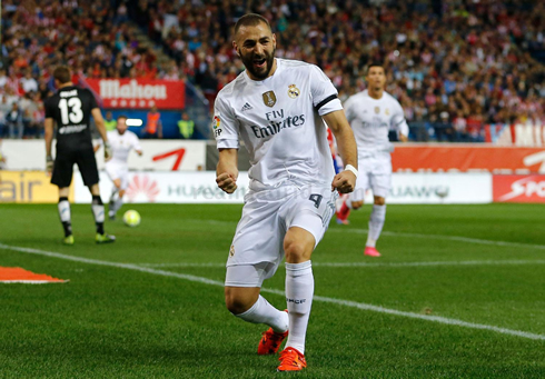 Karim Benzema goal celebration at the Vicente Calderón