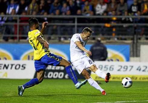 Cheryshev scoring Real Madrid's first goal in a 3-1 win against Cadiz