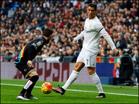 Cristiano Ronaldo no look pass