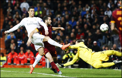 Cristiano Ronaldo scores against Roma in 2-0 win