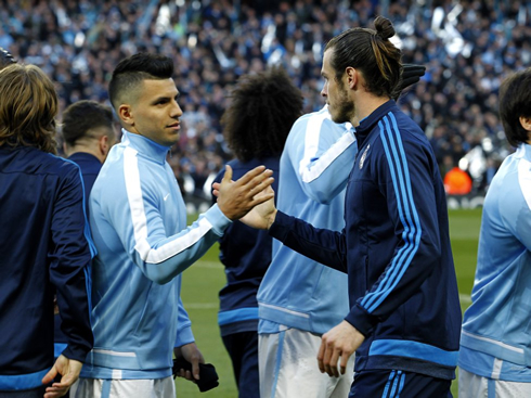 Sergio Aguero and Gareth Bale handshake in Man City vs Real Madrid